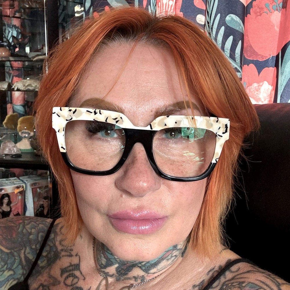 Meet your Posher, Brenda